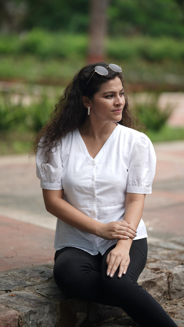 White statement top of cotton from Etehas for women comfortable, stylish and sustainable 